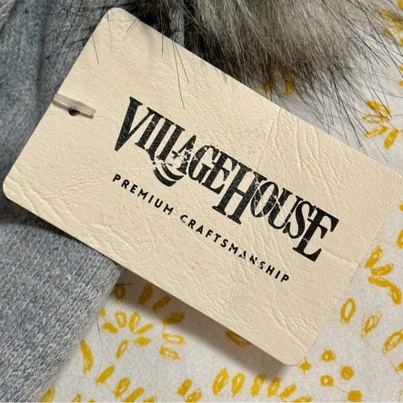 Glittering  snowflake pompom hat ❄️ ✨ - Picture 6 of 7